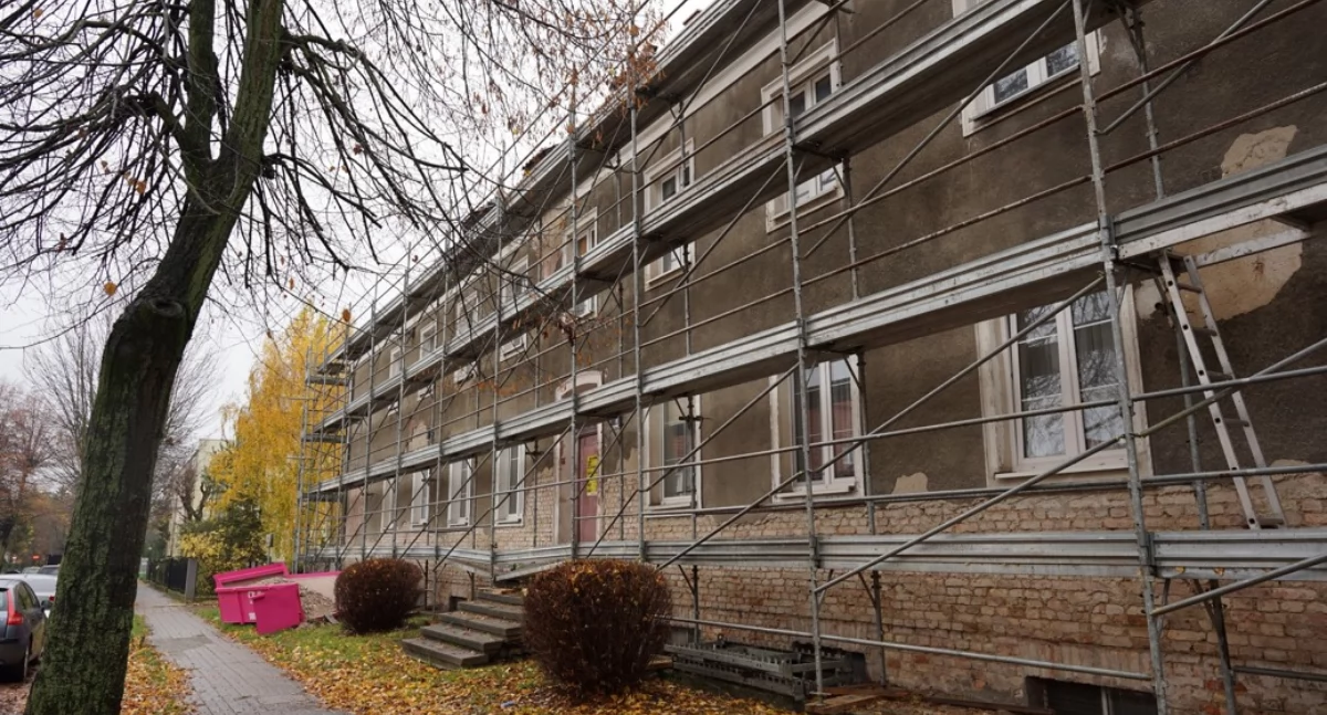 Remont dwóch bloków w Ciechanowie za blisko 6 mln zł. Ruszyły prace