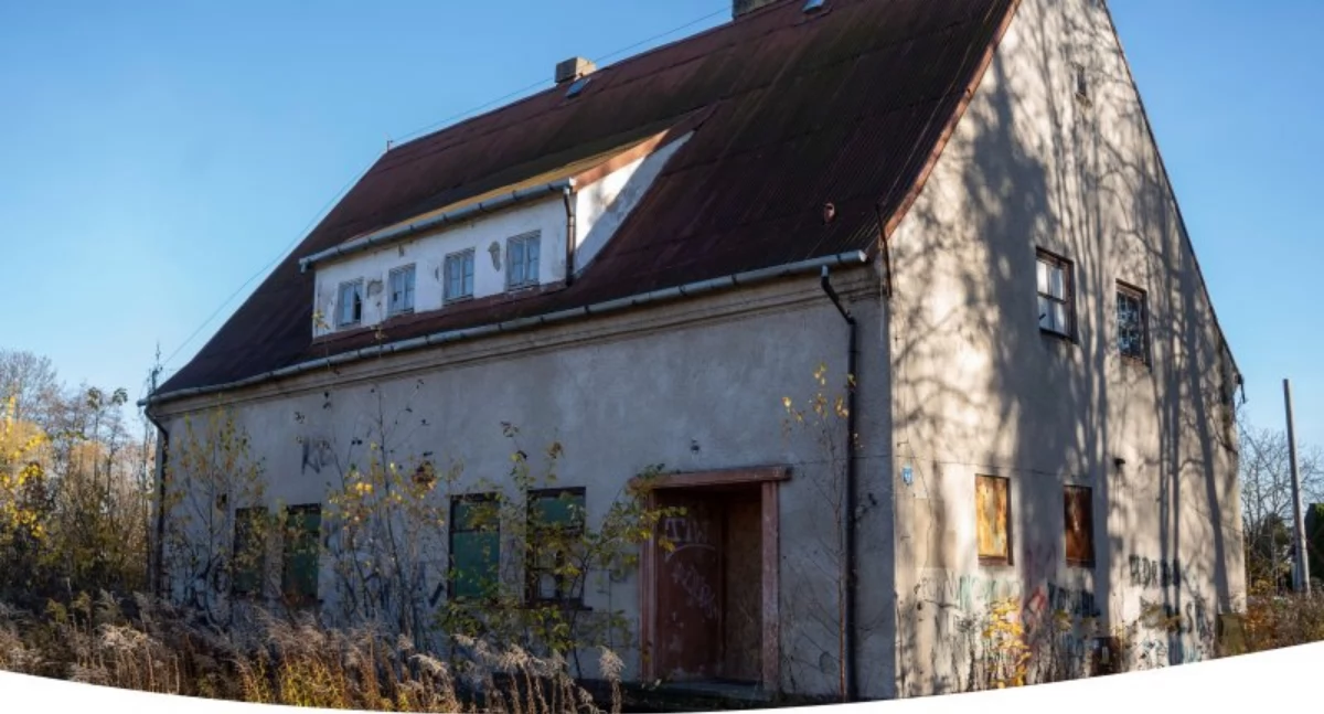 Miasto chce odnowić ten budynek w Ciechanowie. Ogłosiło konkurs na projekt