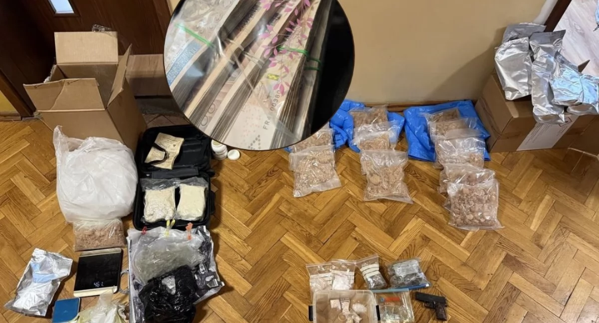 Przejęli narkotyki warte ponad milion złotych. Akcja policji w pobliżu Ciechanowa [zdjęcia]