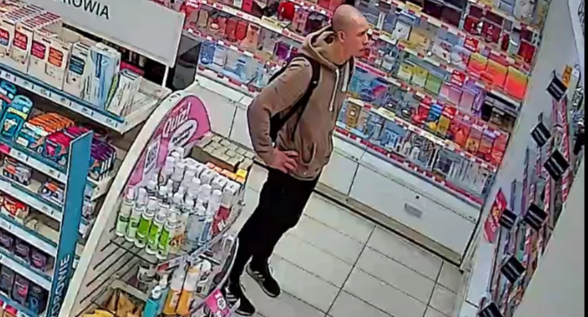 Kradzież w oku kamery. Kryminalni poszukują tego mężczyzny [wideo]