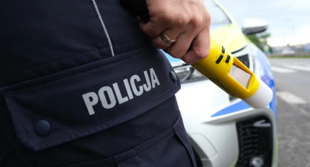 Pijany kierowca pod Glinojeckiem. Wpadł, bo miał włączone światła przeciwmgłowe