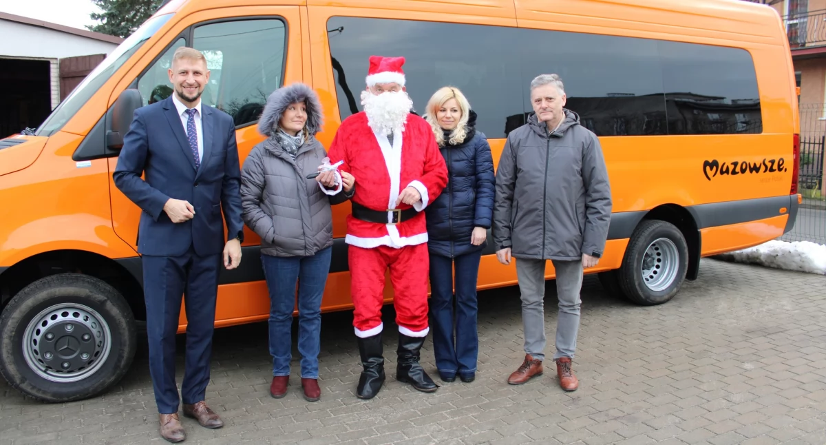 Gmina Glinojeck kupiła nowy autobus szkolny