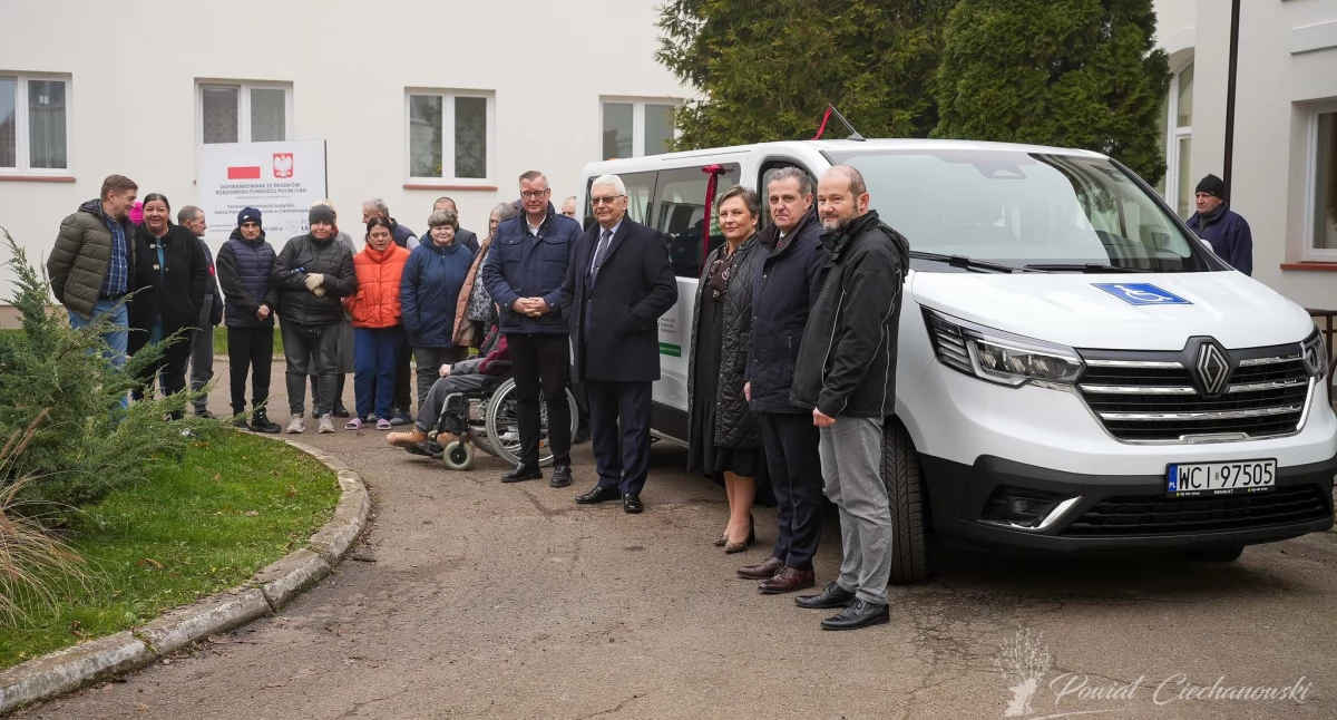Powiat Ciechanowski kupił nowy samochód [zdjęcia]