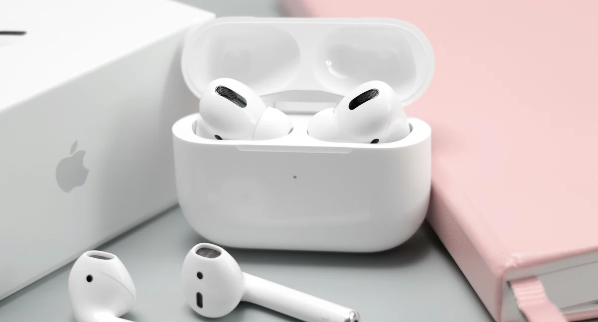 AirPods i AirPods Max – bezprzewodowe słuchawki Apple dla wymagających