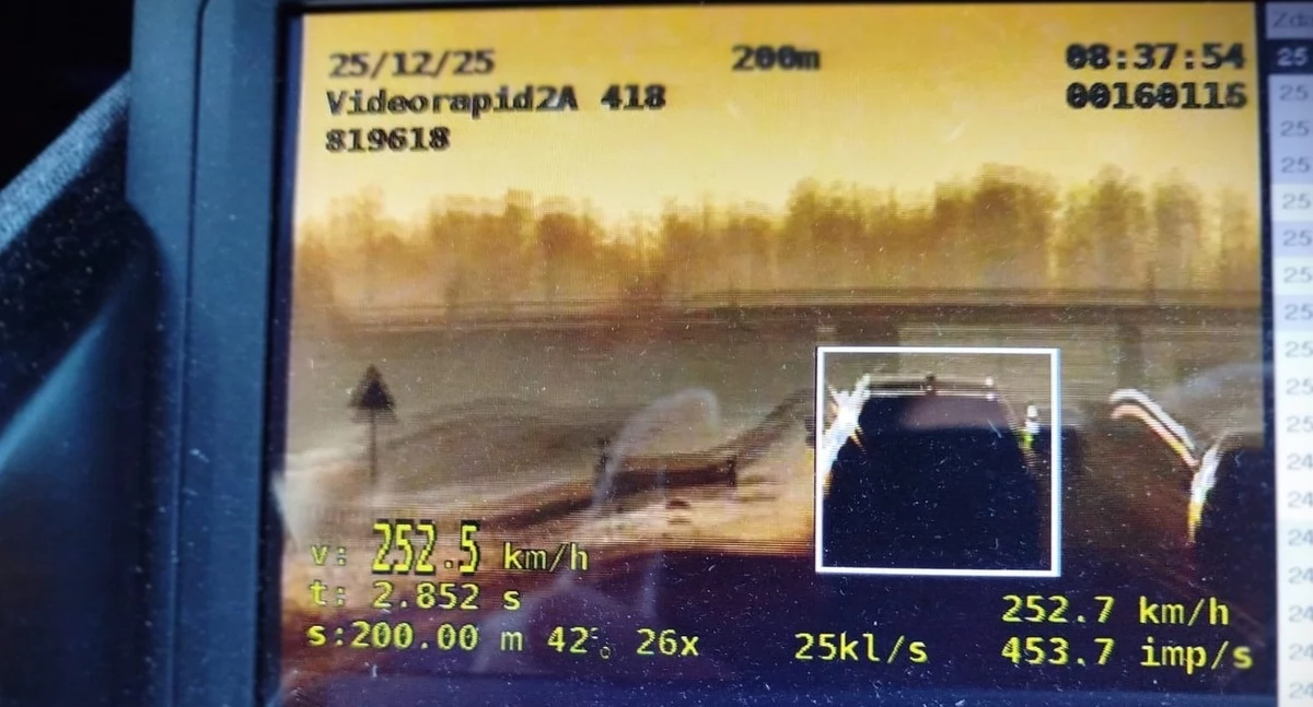 Jechał ponad 252 km/h krajową drogą. Otrzymał rekordowo wysoki mandat