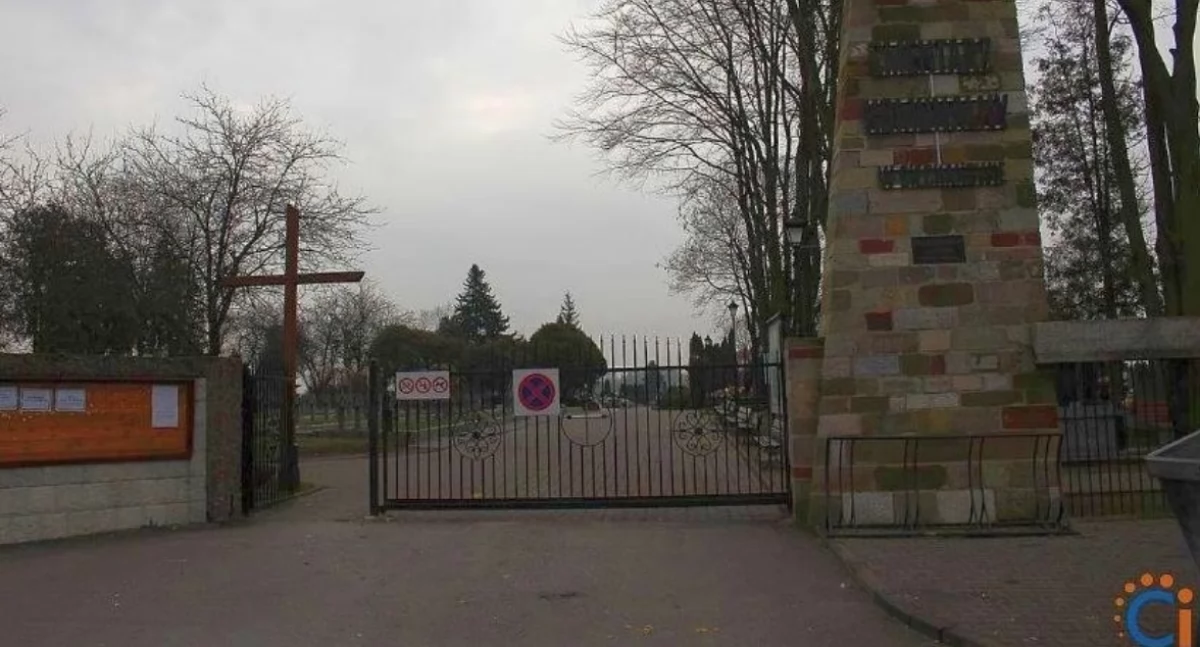 Drożej za niszę na cmentarzu w Ciechanowie