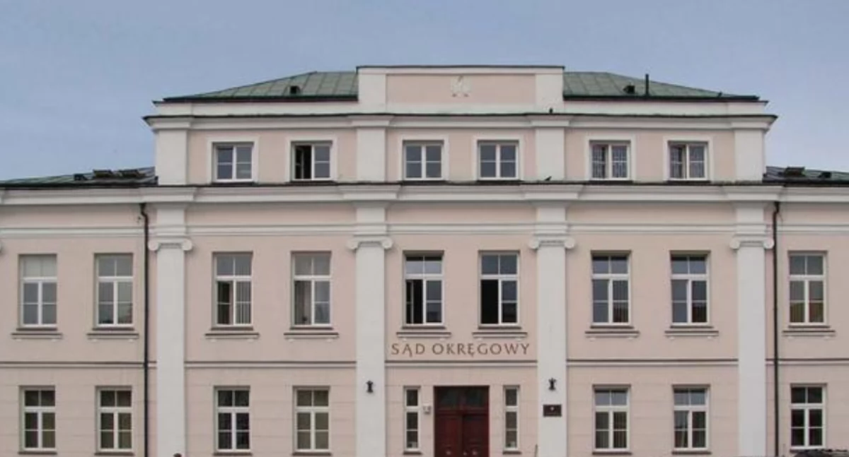 Hejterka ma zapłacić grzywnę i przeprosić. Obrażała rodzinę zamordowanej Mai i ją samą