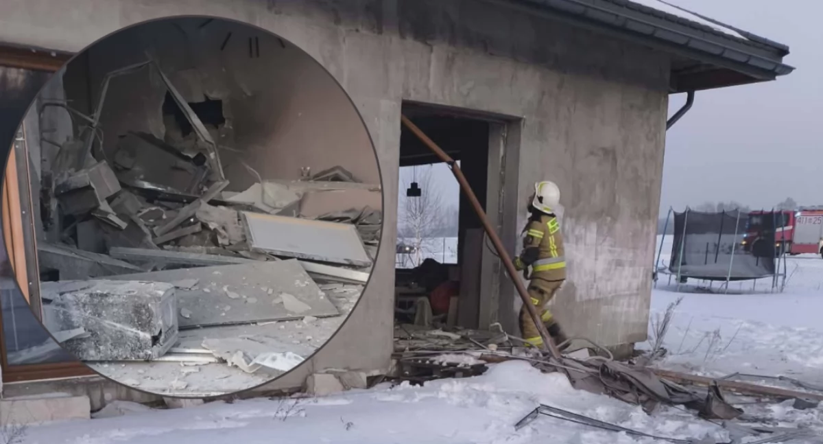 W domu pod Ciechanowem wybuchł kominek. Straty są ogromne [zdjęcia]