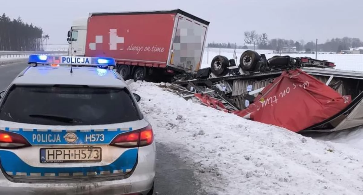 Dwa groźne zdarzenia drogowe. Występują utrudnienia w ruchu [zdjęcia]