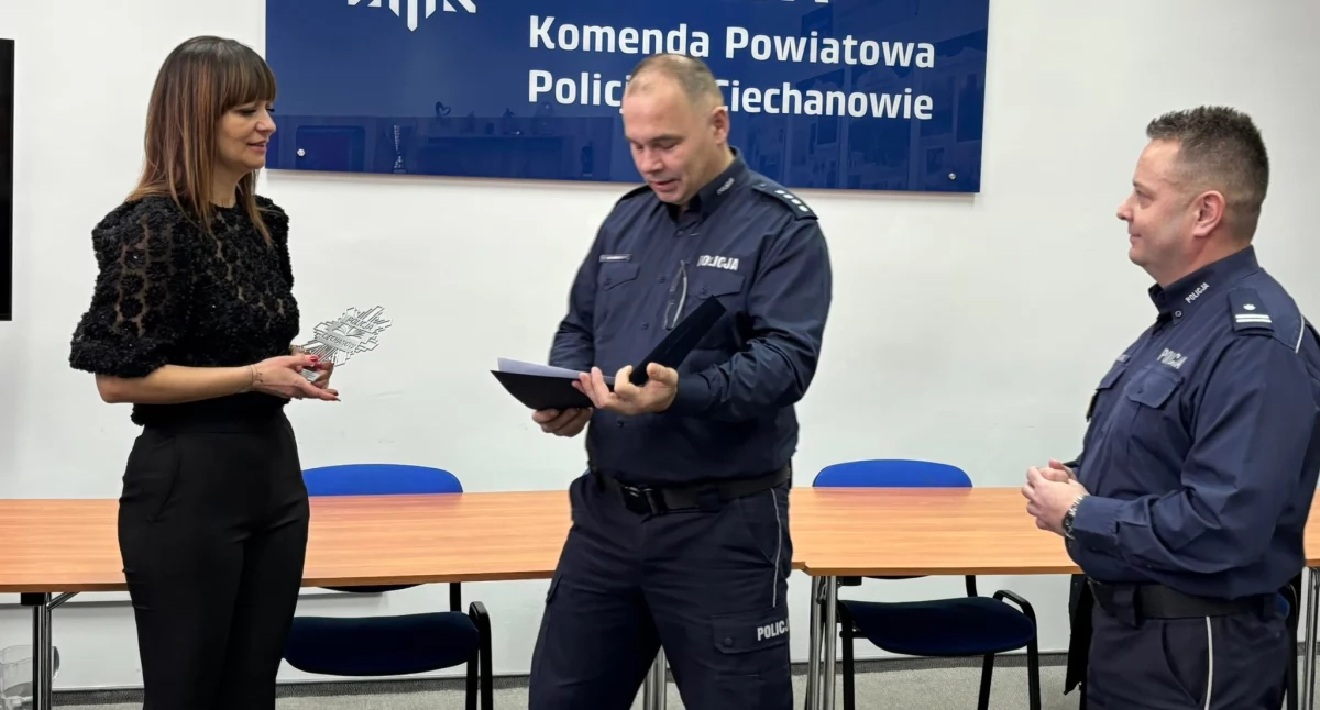 Wieloletnia pracownica żegna się z komendą policji w Ciechanowie [zdjęcia]