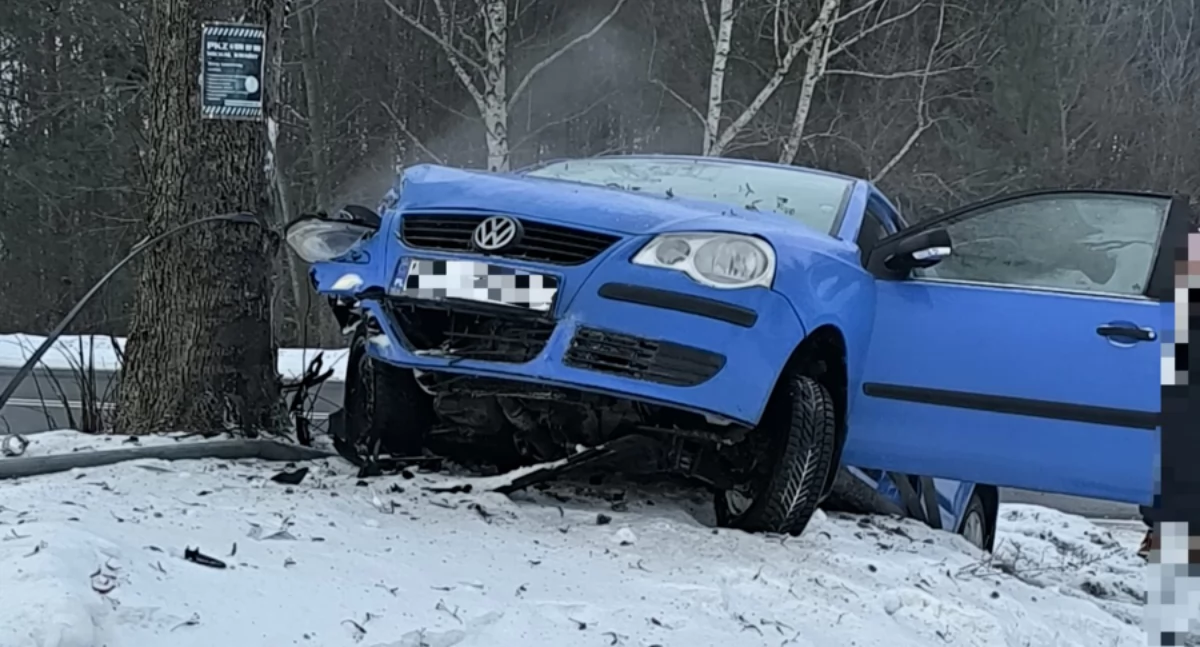 Wypadek na drodze Ciechanów-Mława. Troje pasażerów poszkodowanych [zdjęcia]