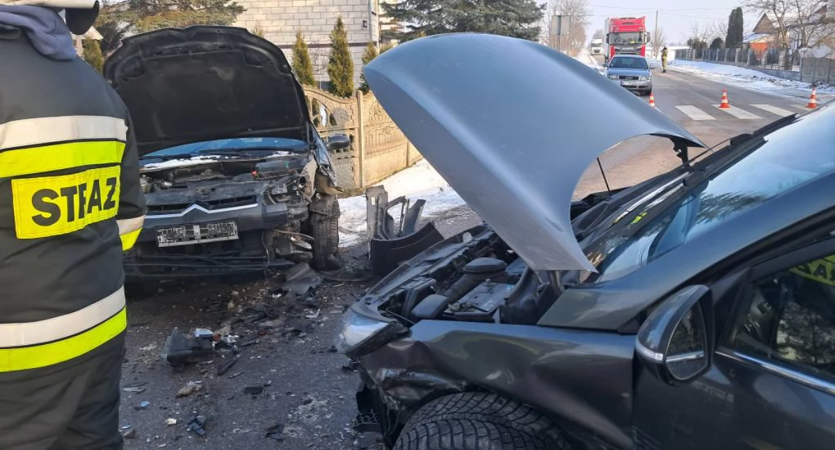 AKTUALIZACJA: Wypadek w pobliżu Ciechanowa. Ranna kobieta [zdjęcia]