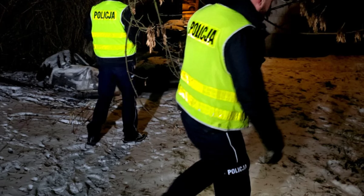 O krok od tragedii koło Ciechanowa. Mężczyzna leżał w rowie, uratowali go policjanci