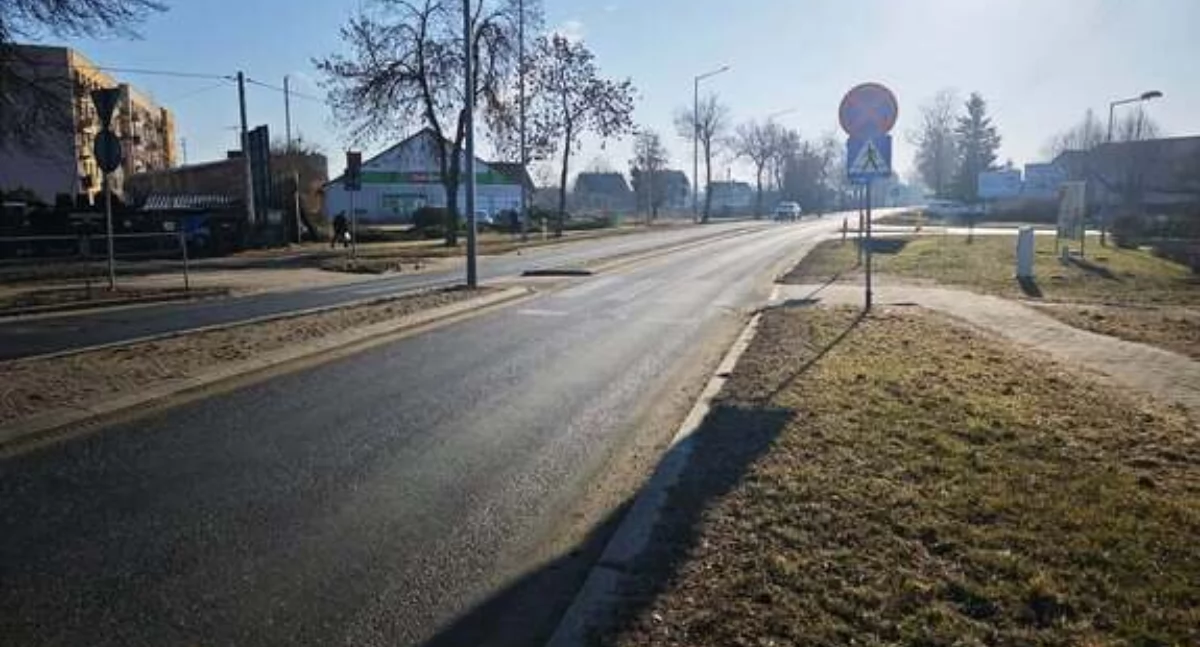 Poranny wypadek na pasach. Twierdził, że oślepiło go słońce