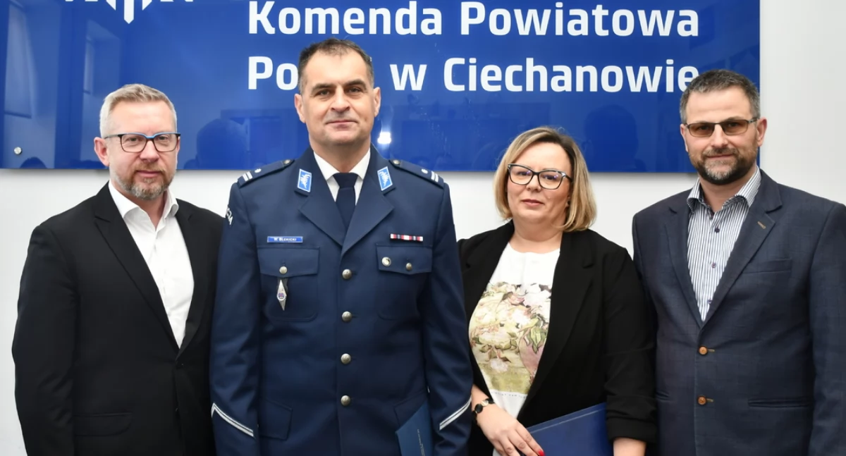 Naczelnik wydziału po 27 latach żegna się z komendą policji w Ciechanowie [zdjęcia]