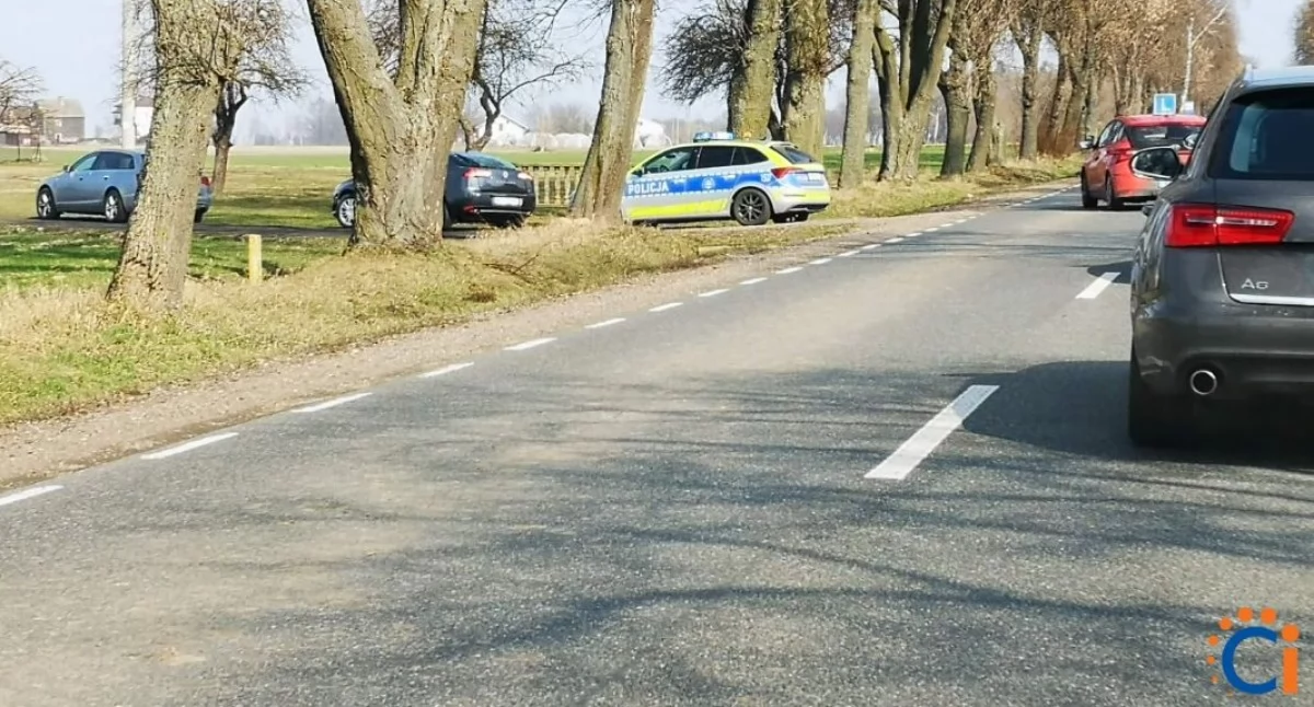 AKTUALIZACJA: Groźne zdarzenie z udziałem czterech samochodów koło Ciechanowa [zdjęcia]