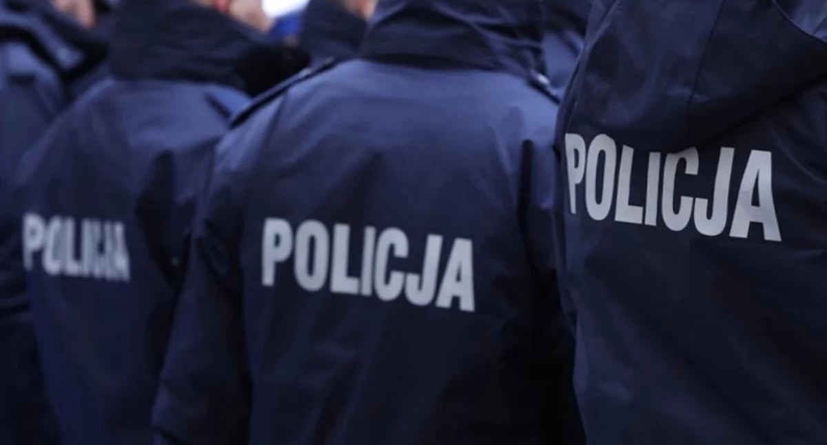 Zwłoki 39-latka w bloku na terenie Ciechanowa. Zatrzymano trzy osoby