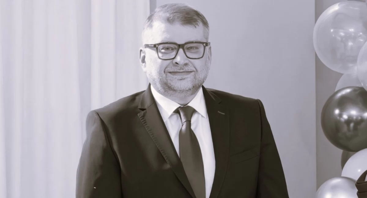 AKTUALIZACJA. Nagle zmarł wicedyrektor Krasiniaka. Wcześniej uczył w ZS nr 2. Cios dla szkolnej społeczności