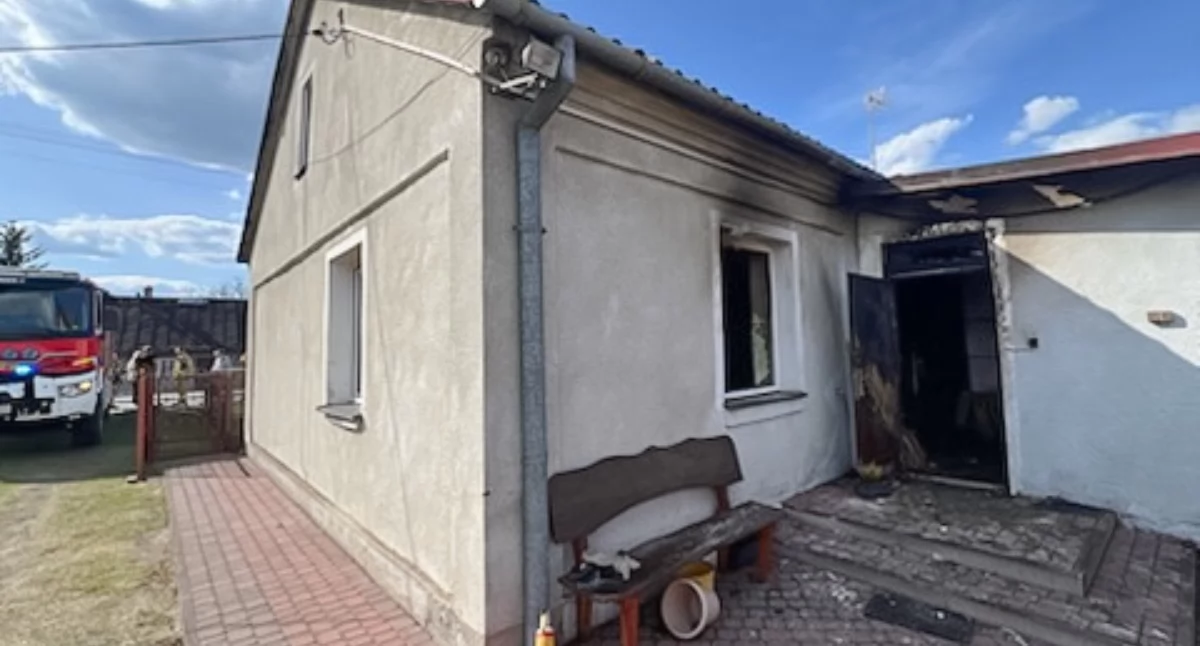 Duże straty po wybuchu gazu i pożarze. PINB w Ciechanowie interweniuje [zdjęcia]