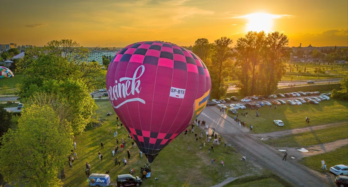 Balony nad miastem. Pierwsza taka impreza w Płońsku [zdjęcia/wideo]
