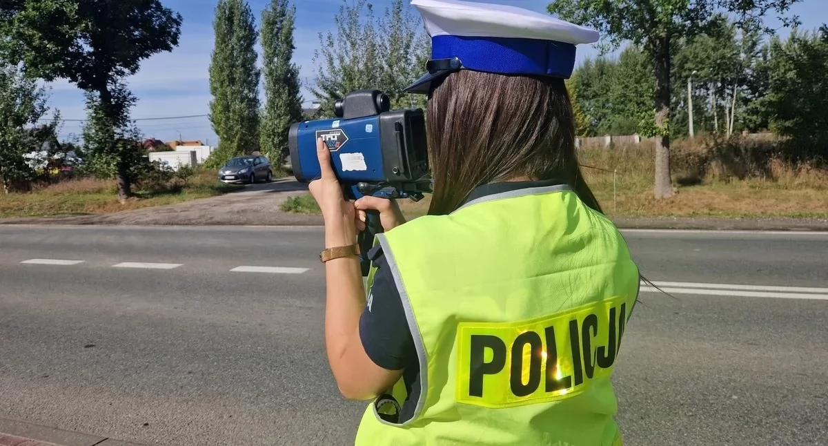 Pędził przez Glinojeck. Kierowca toyoty stracił prawo jazdy