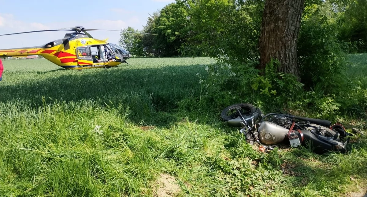 Wypadek z udziałem busa i motocykla. Lądował śmigłowiec LPR [zdjęcia]