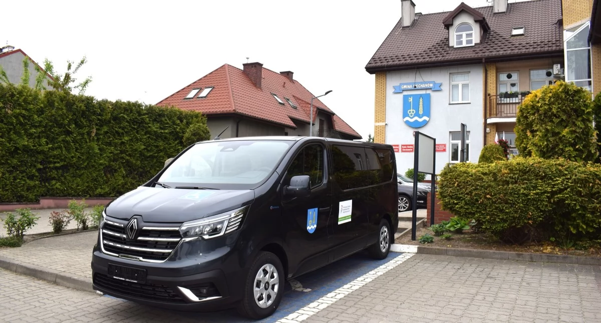 Nowy mikrobus dla GOPS w Ciechanowie [zdjęcia]