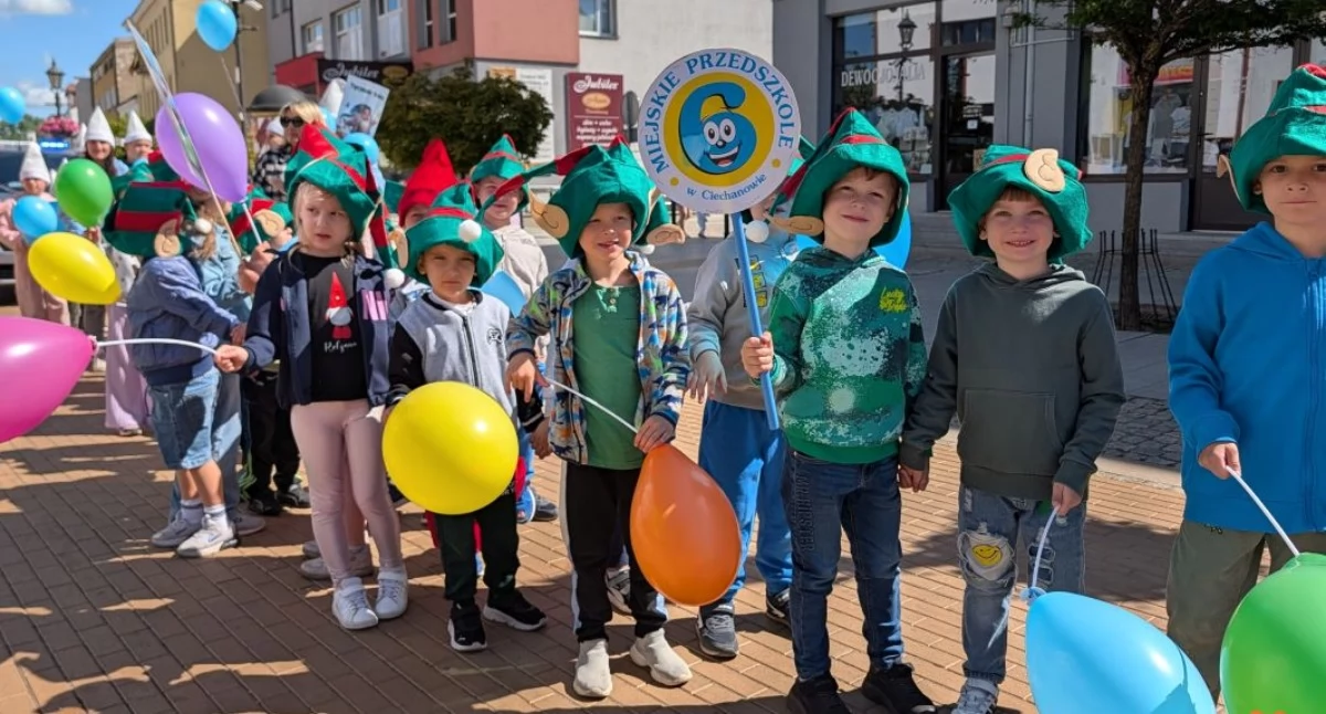 Krasnoludki opanowały ciechanowski deptak! Za nami barwna parada [fotorelacja]