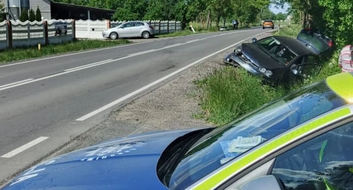 Zderzenie dwóch osobówek w pobliżu Ciechanowa [zdjęcia]