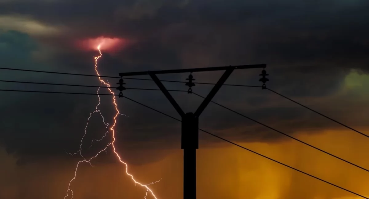 Nadciągają burze. Alert w powiecie ciechanowskim 