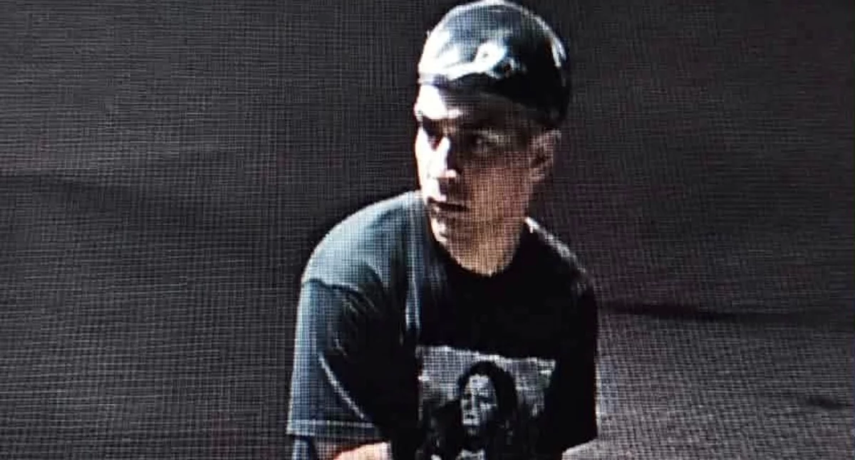 Ukradł paliwo, posługiwał się skradzionymi tablicami. Szuka go policja [wideo]