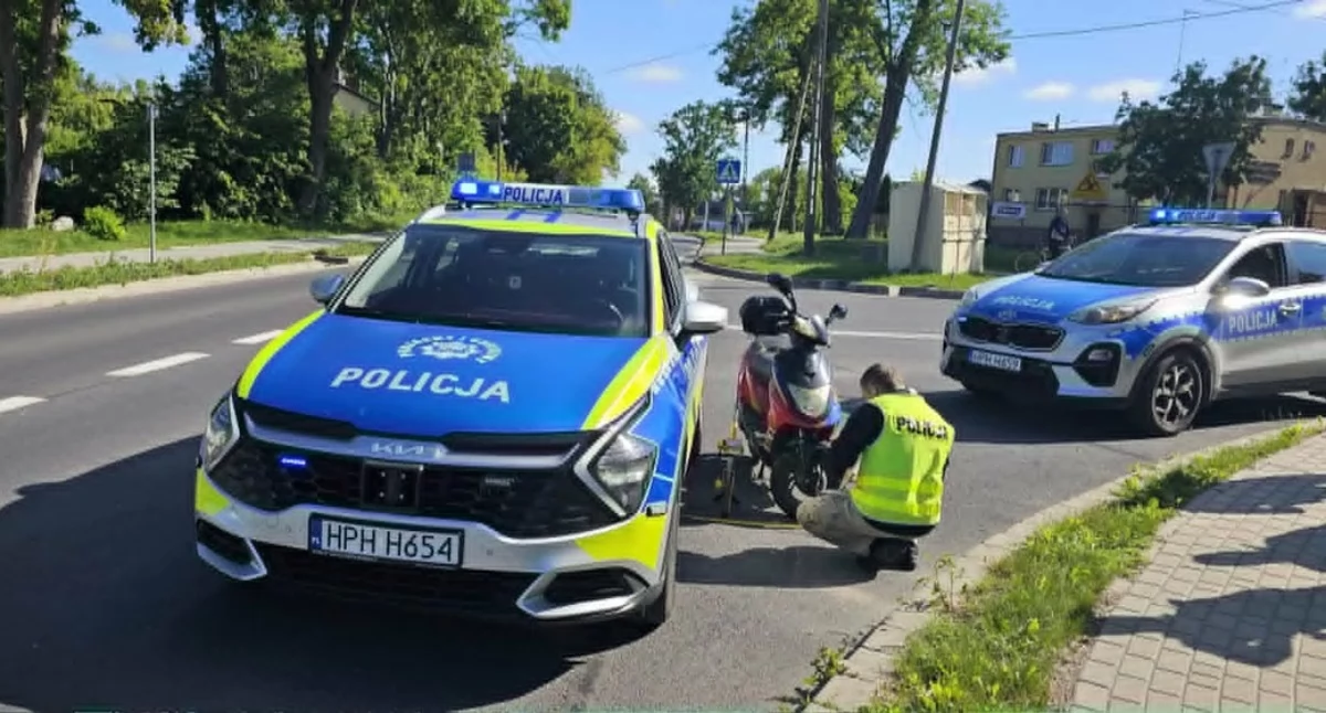 Pijany na skuterze uciekał przed policją i uderzył w radiowóz