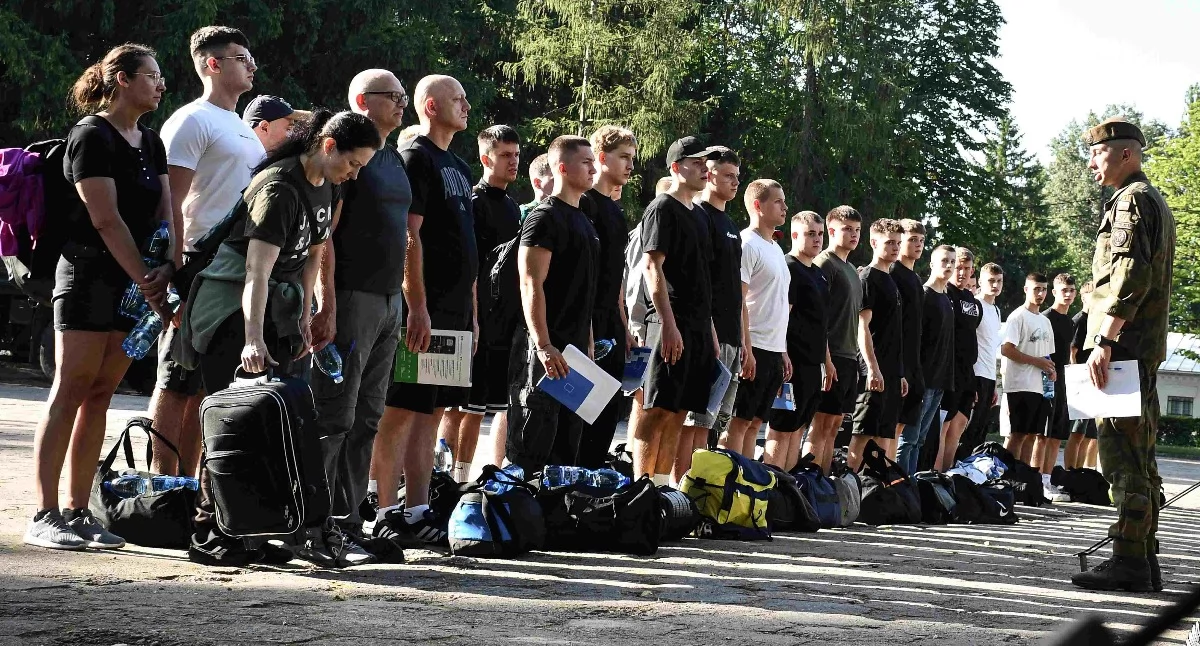 Blisko 150 ochotników rozpoczęło wakacyjne szkolenie w ciechanowskiej brygadzie [zdjęcia]