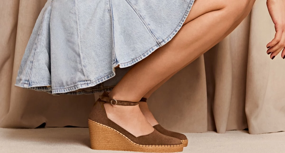 Espadryle damskie – lekkość, wakacyjna elegancja i styl premium na ciepłe dni