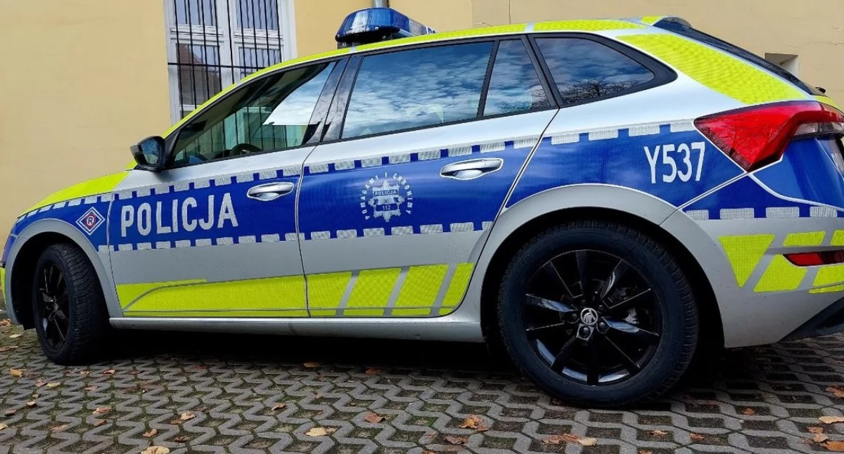 Twierdził, że dopiero robi kurs. Jechał przez Ciechanów bez prawa jazdy, ubezpieczenia i przeglądu