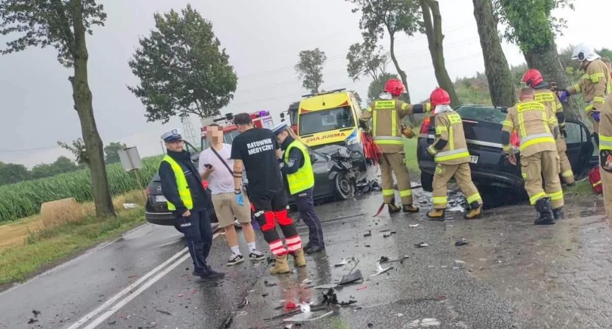 Trzy osoby poszkodowane. Zderzyły się trzy samochody [zdjęcia]