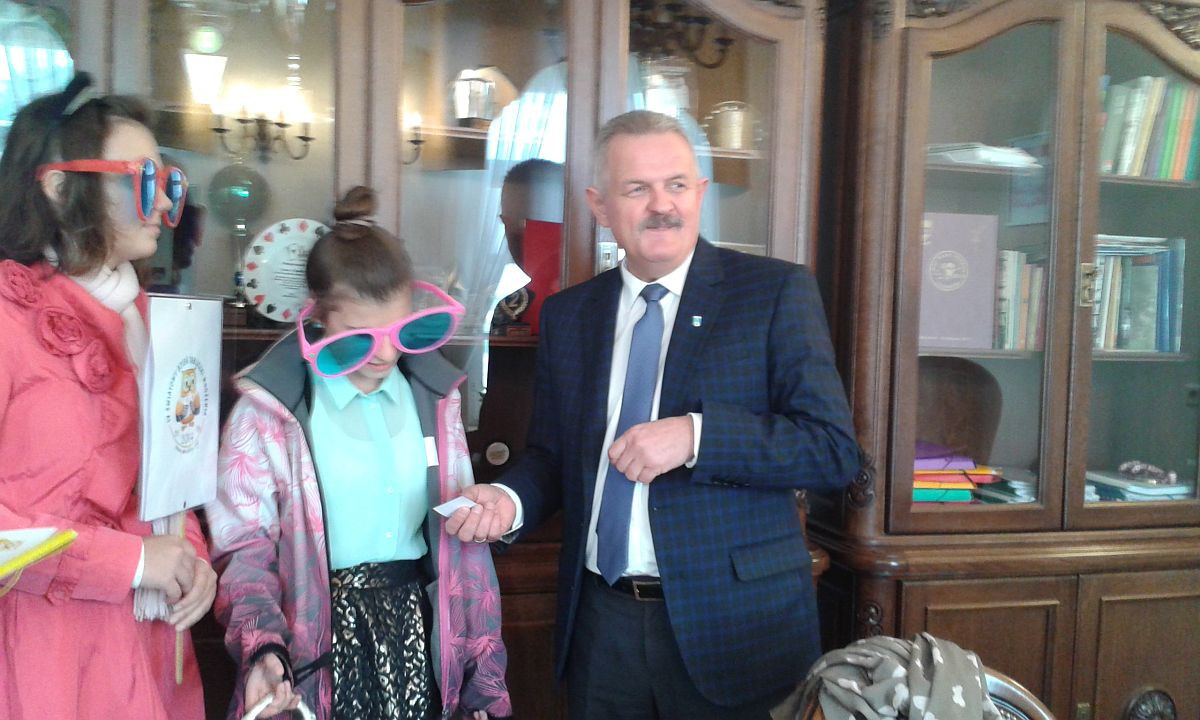 Uczniowie MZS nr 2 sprawdzili, czy ciechanowianie znają tabliczkę mnożenia (zdjęcia)