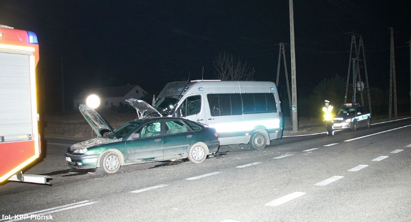 Zderzenie osobówki z radiowozem u sąsiadów. Policjant trafił do szpitala