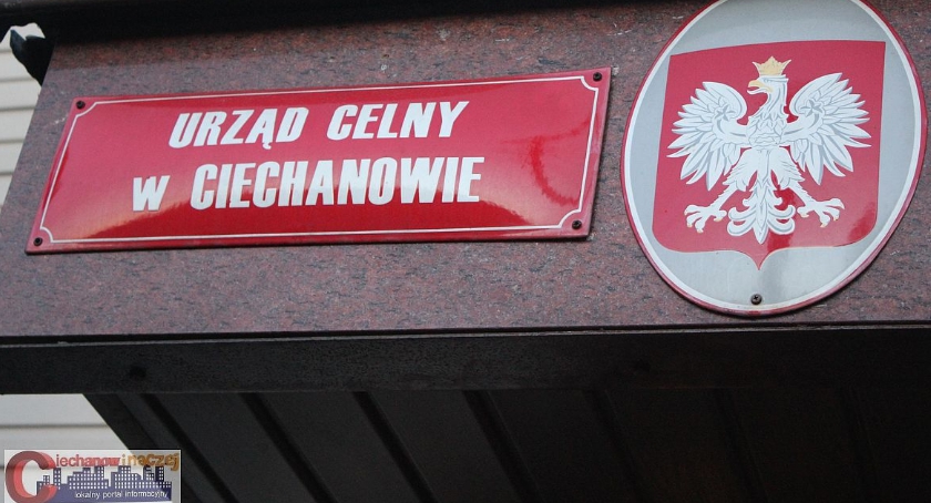 Celnik z Ciechanowa aresztowany. Jest podejrzany o przyjmowanie łapówek i pomoc grupie przestępczej