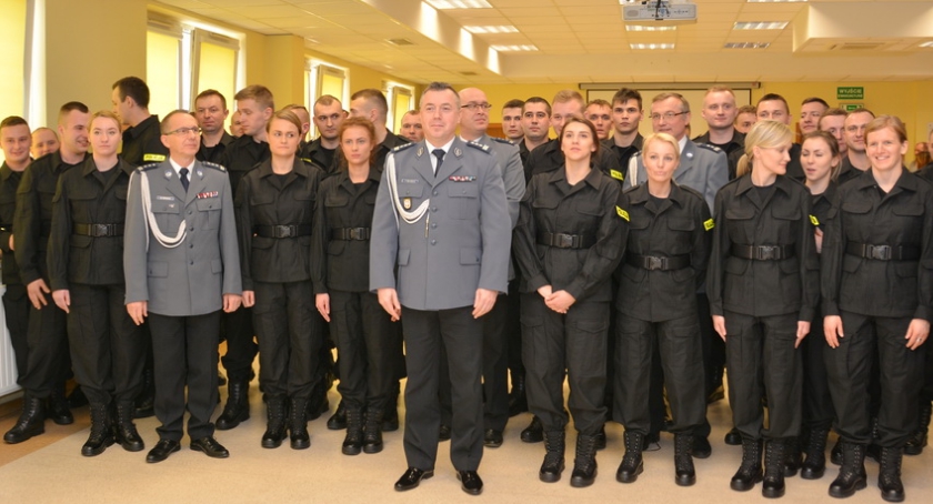 Nowi policjanci w garnizonie mazowieckim. Trafią też do Ciechanowa