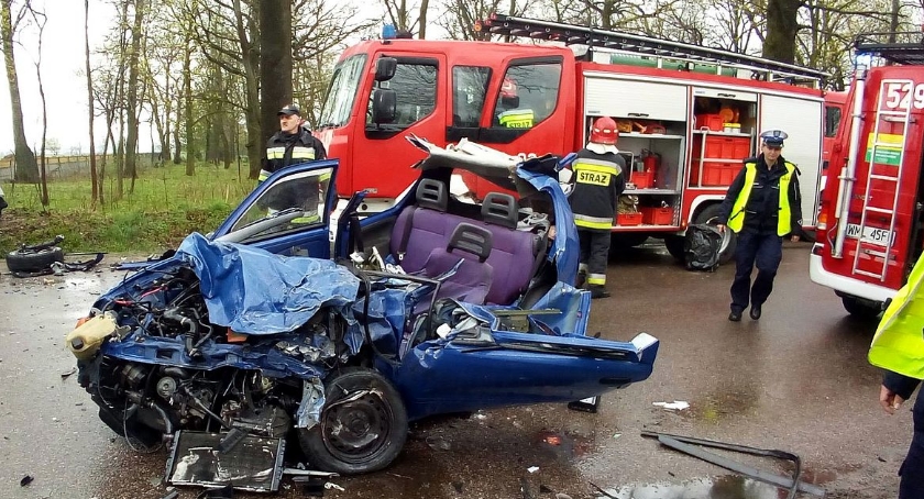 Zderzenie Seicento z dostawczakiem. Ranne trzy nastolatki (zdjęcia)