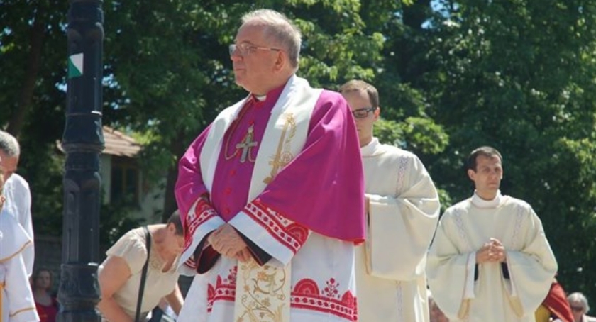 Biskup Roman Marcinkowski przeszedł na emeryturę