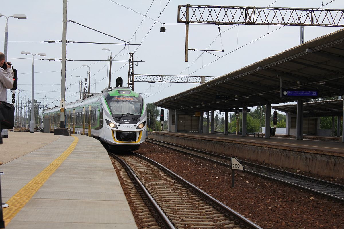 Nowe pociągi Kolei Mazowieckich ruszyły w trasę (zdjęcia)