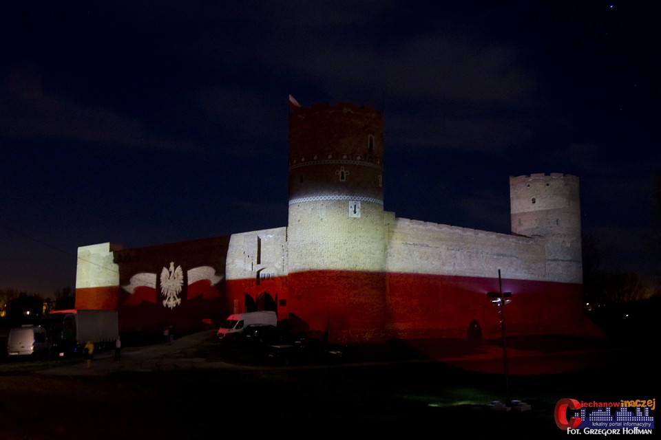 Iluminacja zamku zachwyciła ciechanowian. Kiedy pojawi się na stałe?
