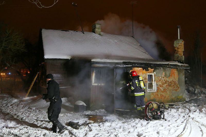 Pożar domu na Rzeczkowskiej. Przyczyną umyślne podpalenie? (zdjęcia)