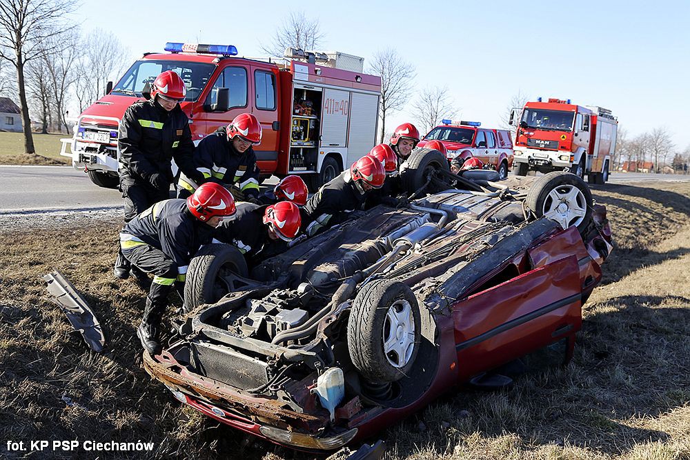 Zderzenie dwóch aut na krajowej 