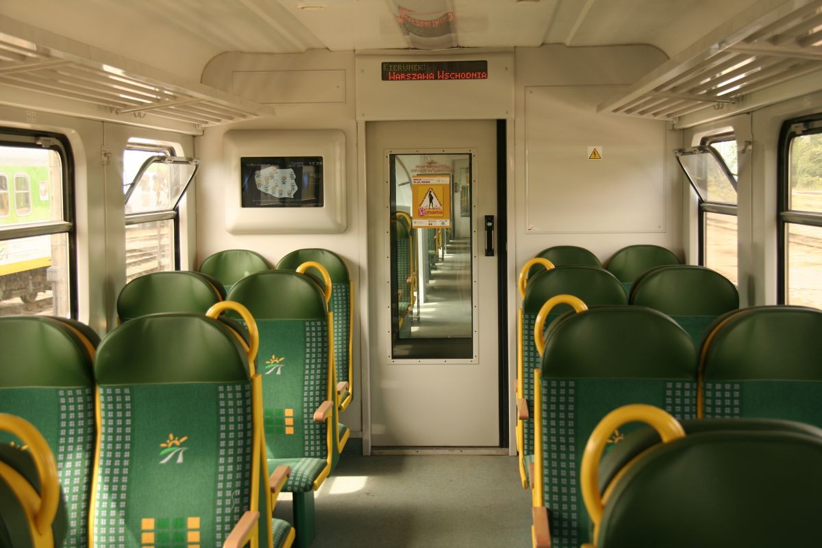 Koleje Mazowieckie: Od poniedziałku nowy rozkład jazdy autobusów lotniskowych