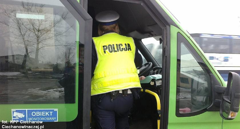 Kontrole autokarów w Ciechanowie. Dwa nie nadawały się do jazdy
