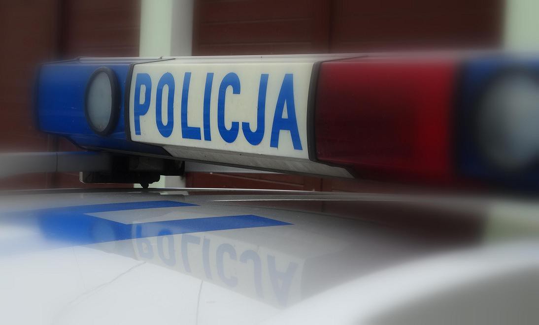 Ojciec i syn zaatakowali policjanta. Padły strzały
