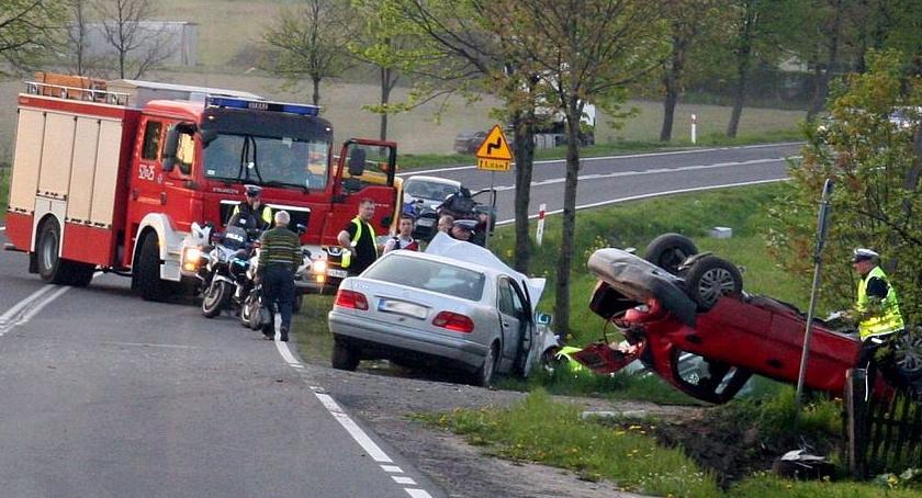 Dwoje dzieci rannych po zderzeniu trzech aut. Sprawcą pijany ciechanowianin (zdjęcia)